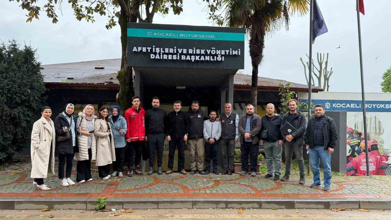 Kocaeli'de STK'lara Afet Hazırlığında Telsiz Haberleşme Eğitimi Verildi