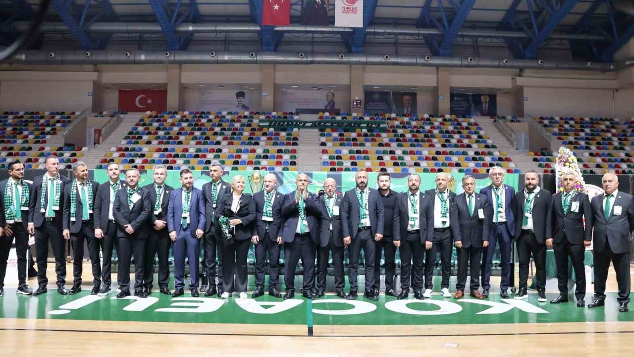 Kocaelispor’da Yönetim Yenilenmesi: 7 İsim Değişti, Durul Güven Tazeledi