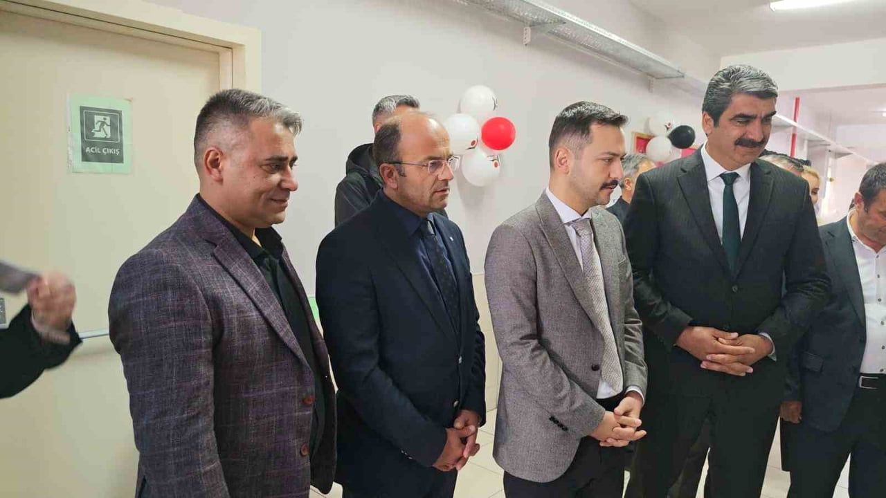 Koçak Ortaokulu'nda TÜBİTAK 4006 Bilim Fuarı yoğun ilgi gördü