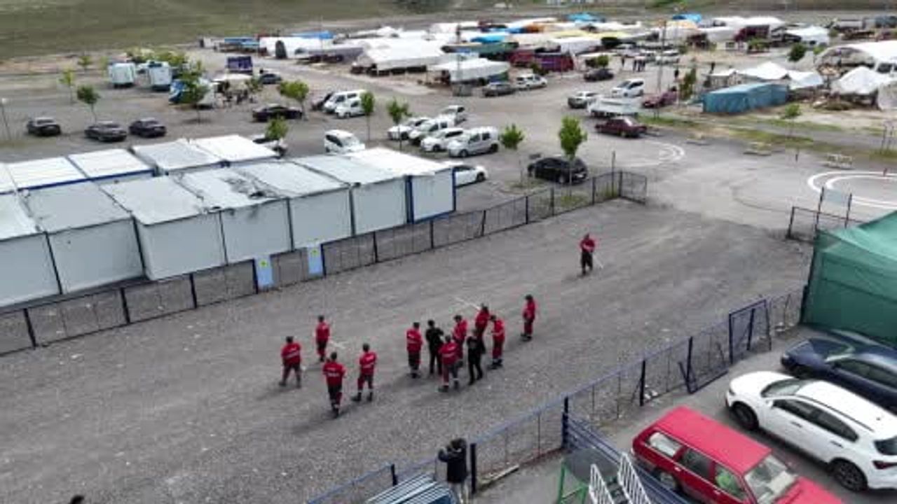 Kocasinan Belediyesi kurban yakalama timi, komando benzeri eğitimlerle bayrama hazırlanıyor