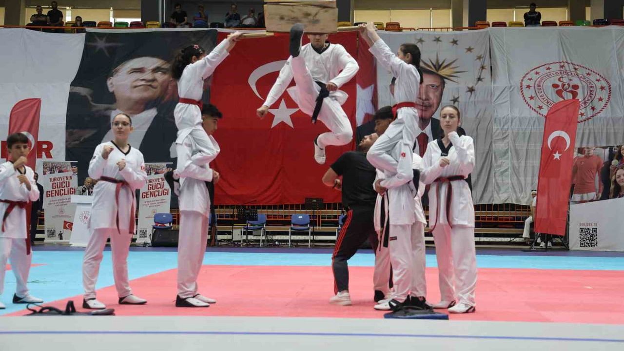Konya’da 19 Mayıs Atatürk’ü Anma Gençlik ve Spor Bayramı etkinliklerle kutlandı