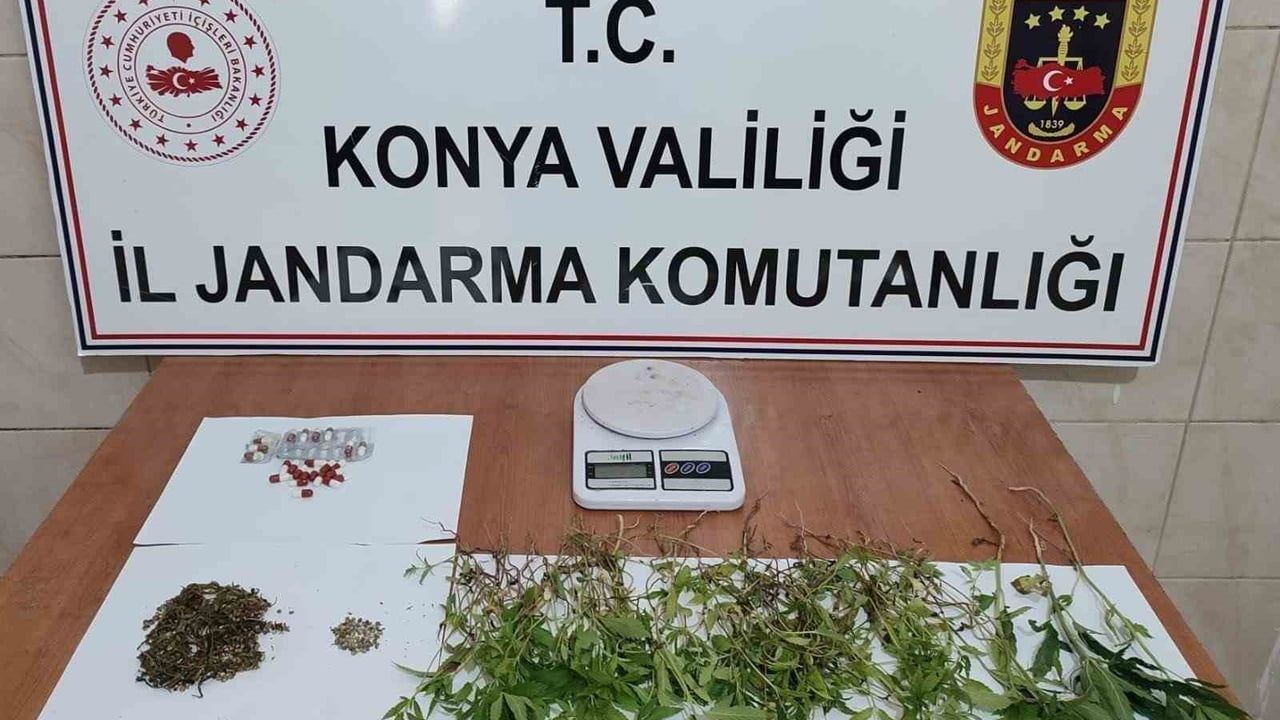 Konya'da Jandarma 01-15 Mayıs operasyonunda 24 bin 463 sentetik ecza ve çok sayıda uyuşturucu ele geçirdi