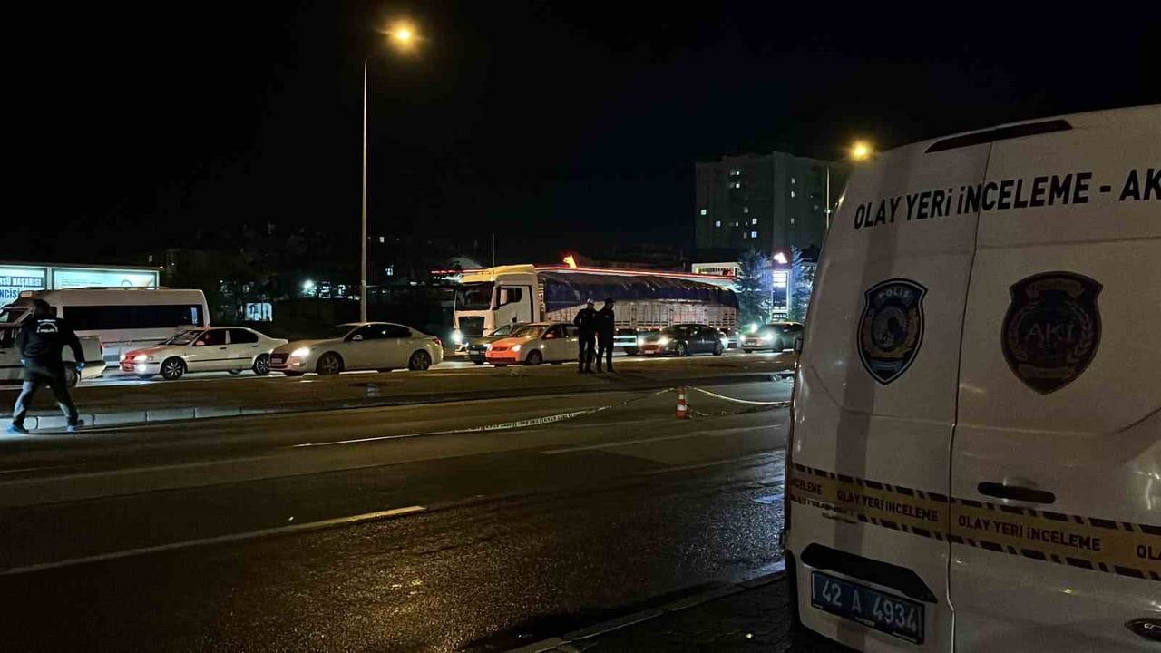 Konya'da karşıdan karşıya geçen kadına otomobil çarptı: 53 yaşındaki kadın hayatını kaybetti