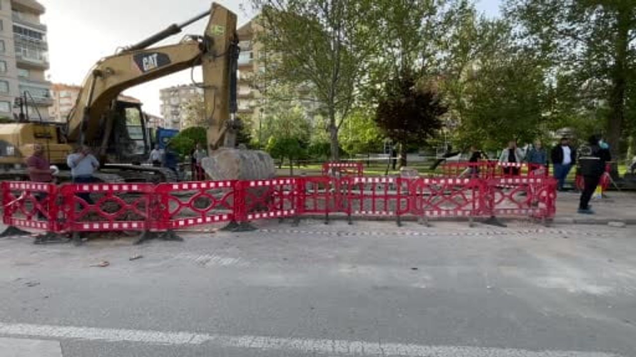 Konya'da MEDAŞ altyapı çalışmasında göçük: 2 işçi yaralandı