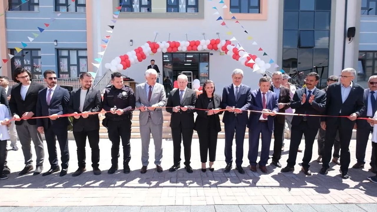 Konya'da Şehit Piyade Teğmen Eril Alperen Emir'in Adı Ardıçlı Toki İlkokulu'nda Yaşatılacak