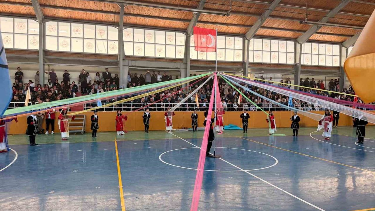 Konya ilçelerinde 19 Mayıs Atatürk’ü Anma, Gençlik ve Spor Bayramı kutlamaları