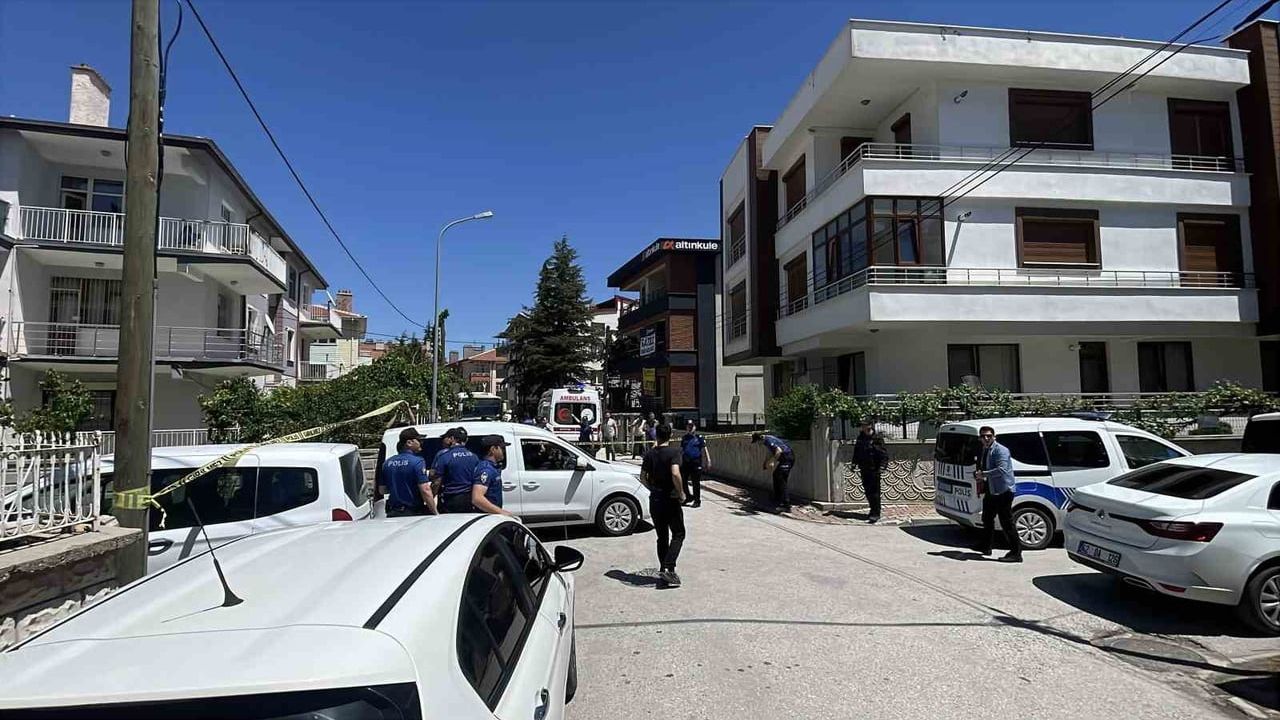 Konya Meram'da tartışma: Anne ve babasını bıçaklayarak öldüren şüpheli gözaltına alındı