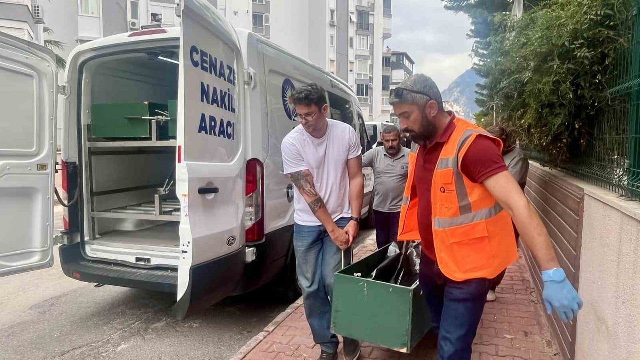 Konyaaltı'nda Kazakistan uyruklu kadın evinde ölü bulundu