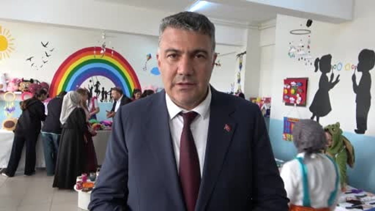 Kopal Çok Programlı Anadolu Lisesi'nden Karaçoban'da anlamlı sergi: 'Çocuklar için bir adım, gelecek için büyük bir iz'
