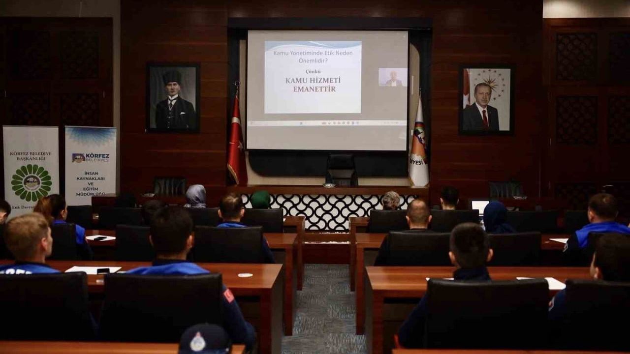 Körfez Belediyesi'nde zabıta personeline 'Yerel Yönetimlerde Etik' eğitimi