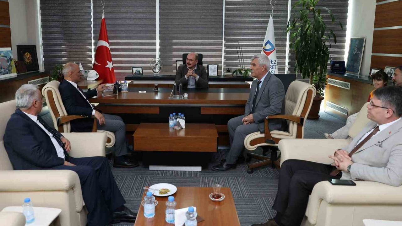 Körfez Ticaret Odası'nda Kurban Bayramı buluşması: İlçe gündemi ve iş dünyasının beklentileri masaya yatırıldı