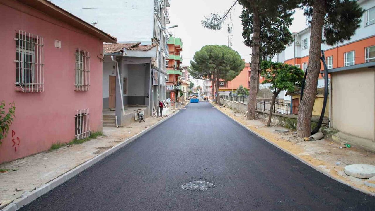Köşk'te altyapı yenilemesi ilerliyor: Çarşı Mahallesi asfalt çalışmaları tamamlanma aşamasında