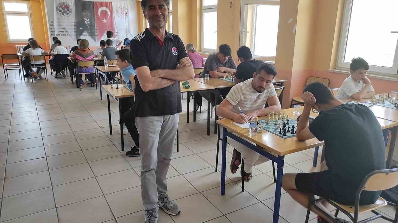 Köyceğiz ’14 Mayıs Eczacılık Bayramı’ Geleneksel Satranç Turnuvası 80 sporcu ile tamamlandı