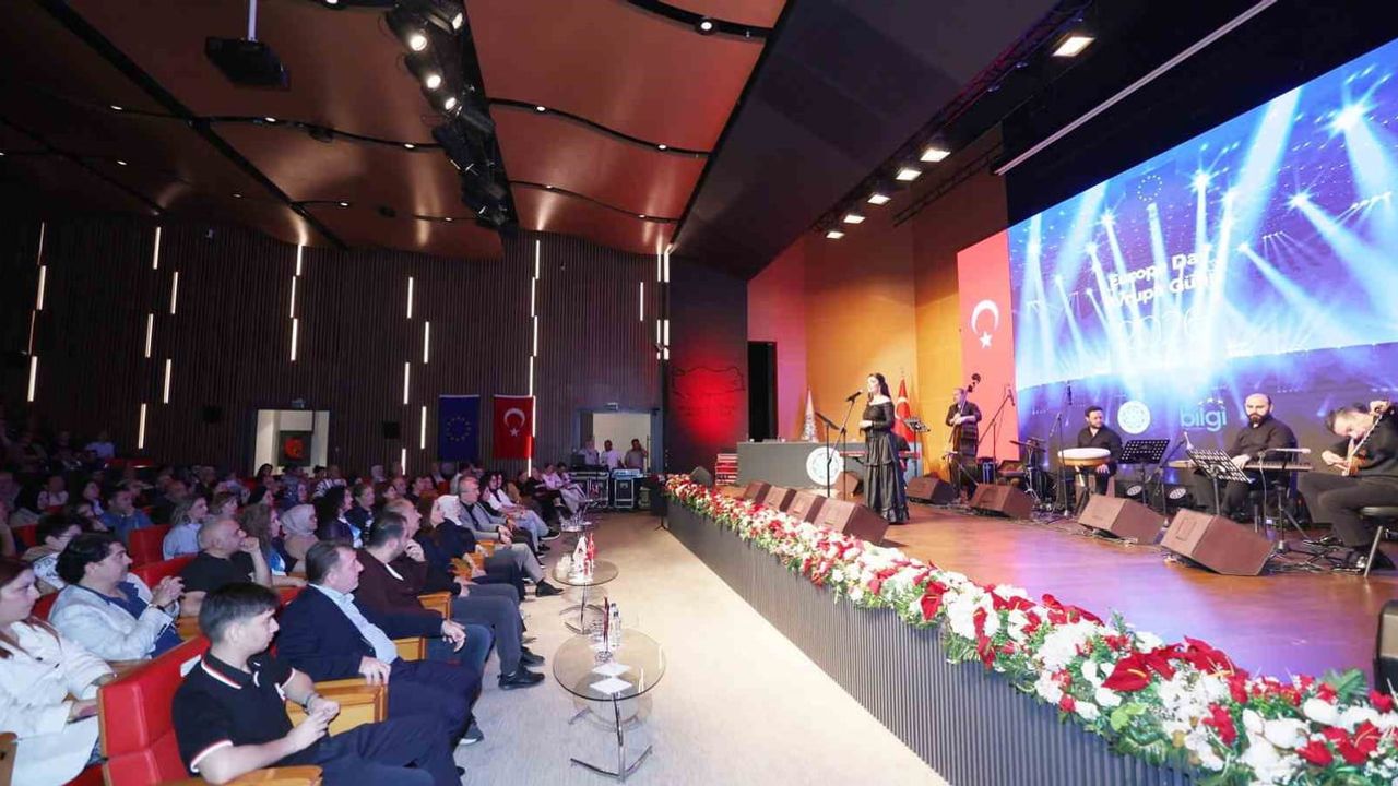 KTO AB Bilgi Merkezi’nden Avrupa Günü konseri: Yaprak Sayar Kayseri’de