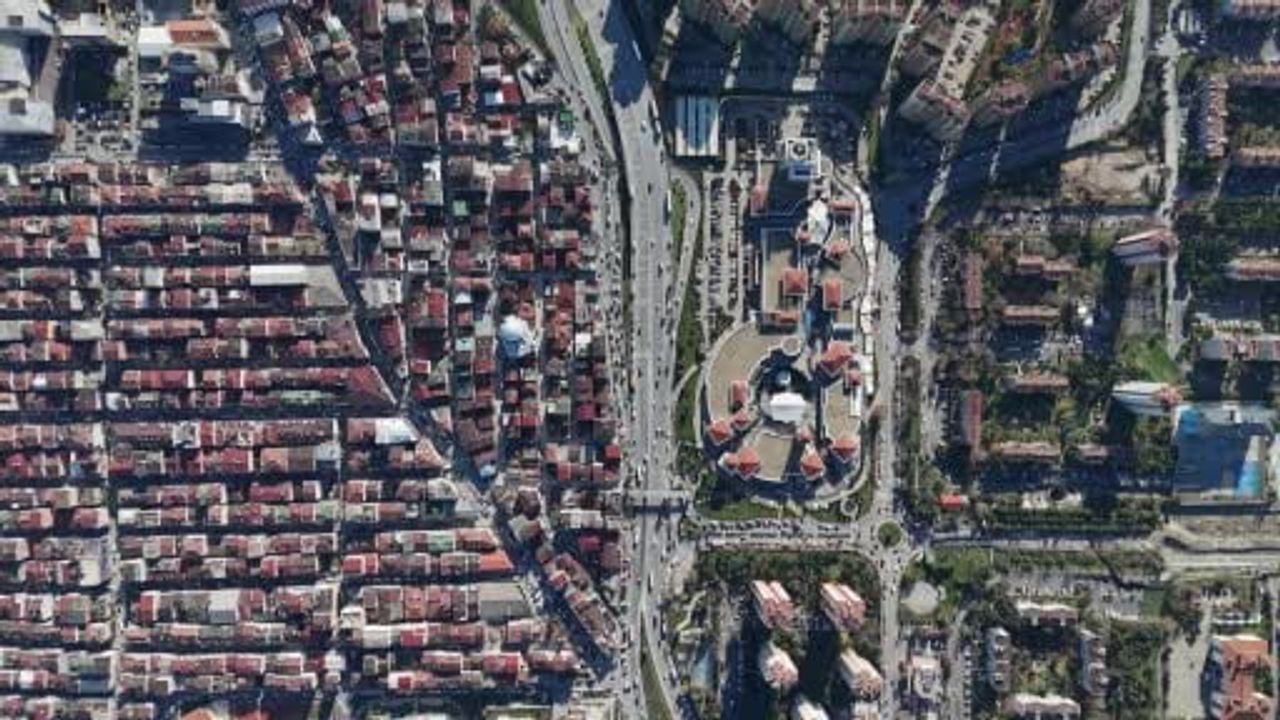 Küçükçekmece'de iki yaşam: Atakent ve Atatürk Mahallesi arasındaki keskin ayrım