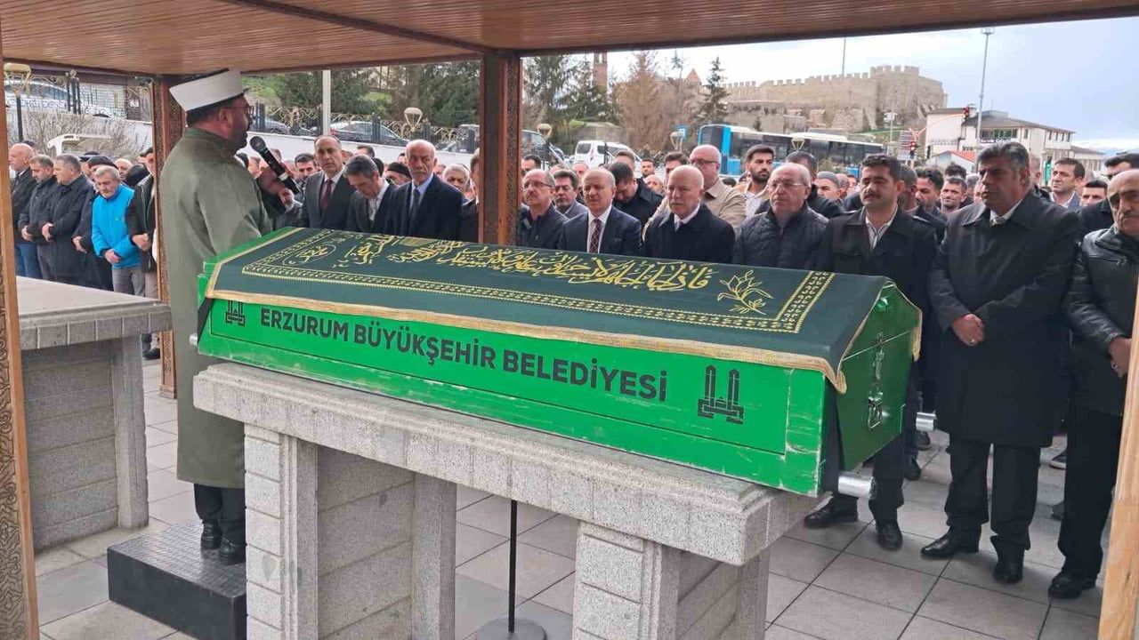 Küçükler Ailesinin Acı Günü: Hacı Feyzullah Küçükler Dualarla Uğurlandı