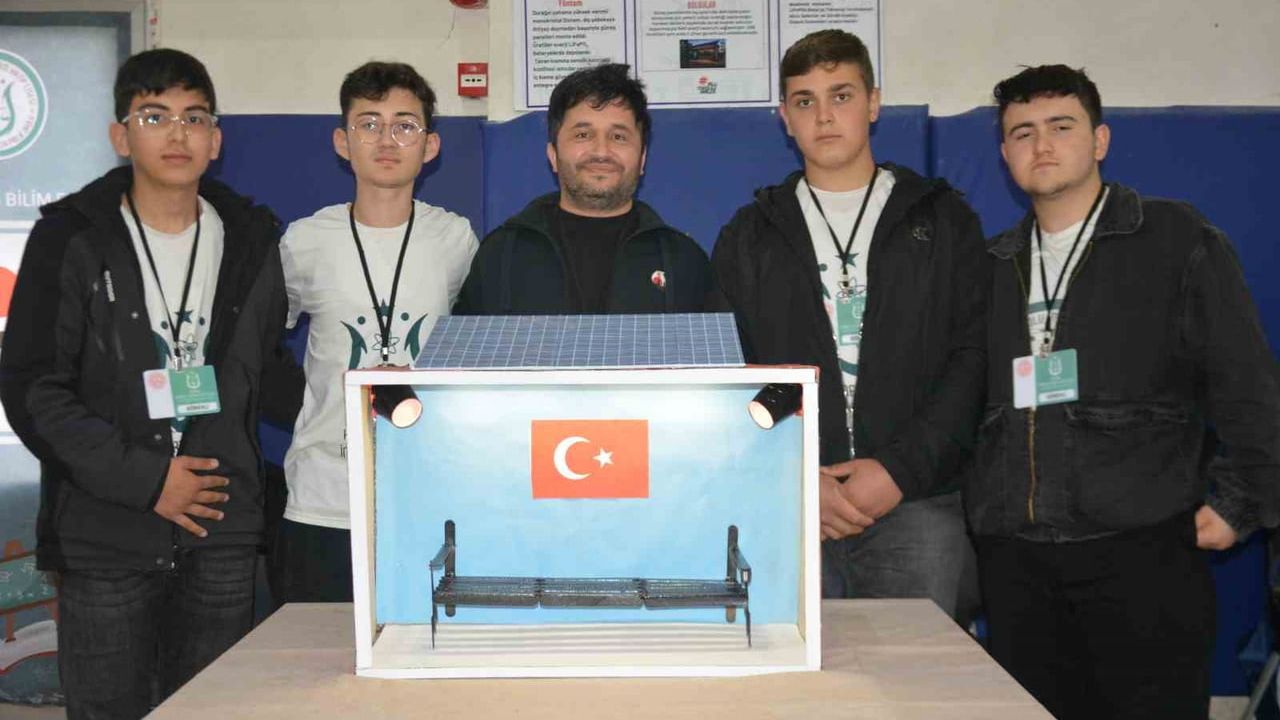Kumru'da 4006 Bilim Fuarı: Liseliler 15 Toplumsal Sorun Çözümü Projesiyle Sahneye Çıktı