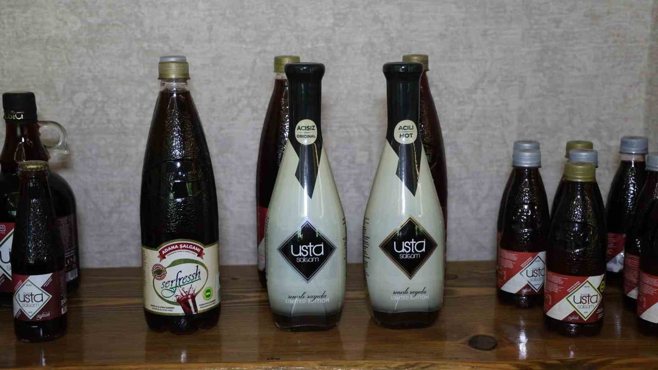 Kurban Bayramı öncesi Adana'da şalgam talebi arttı, üreticiler yoğun mesaiye girdi