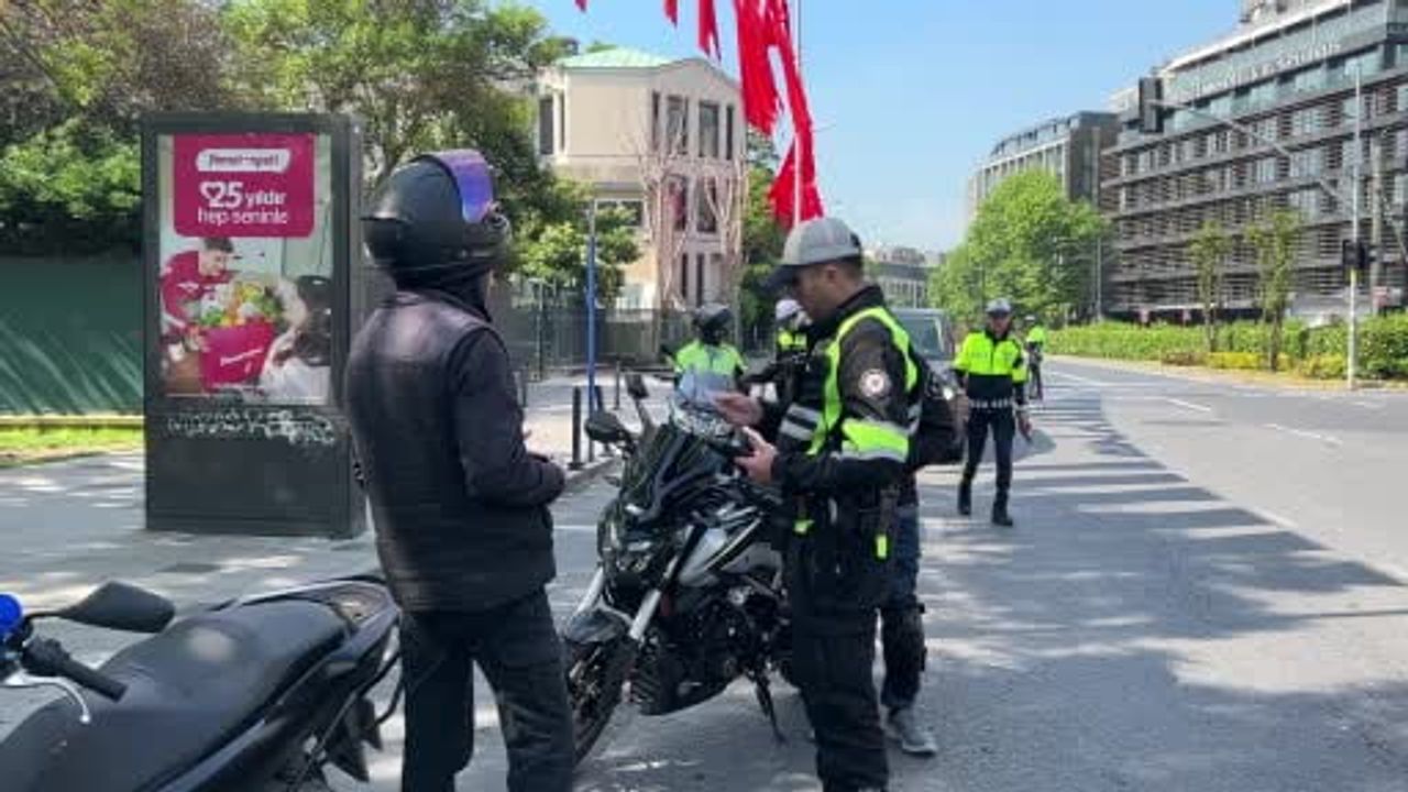 Kurban Bayramı Öncesi Beyoğlu'nda Trafik Denetimleri Arttırıldı