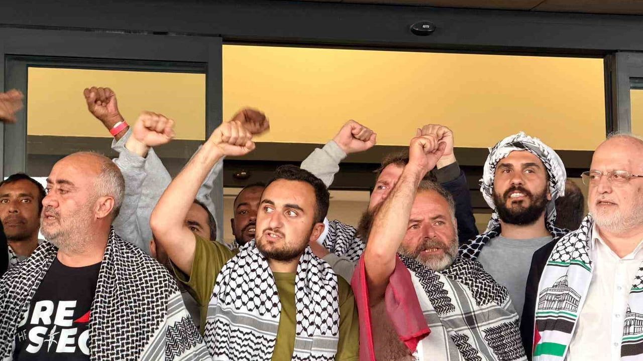 Küresel Sumud Filosu: İsrail müdahalesi sonrası 422 aktivist İstanbul'a getirildi