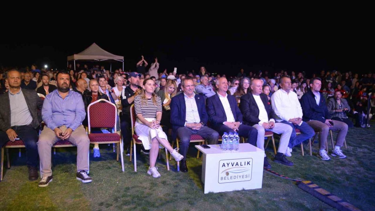 Kurtalan Ekspres, Ayvalık GastroFest'in Açılış Gecesinde Nostalji Estirdi