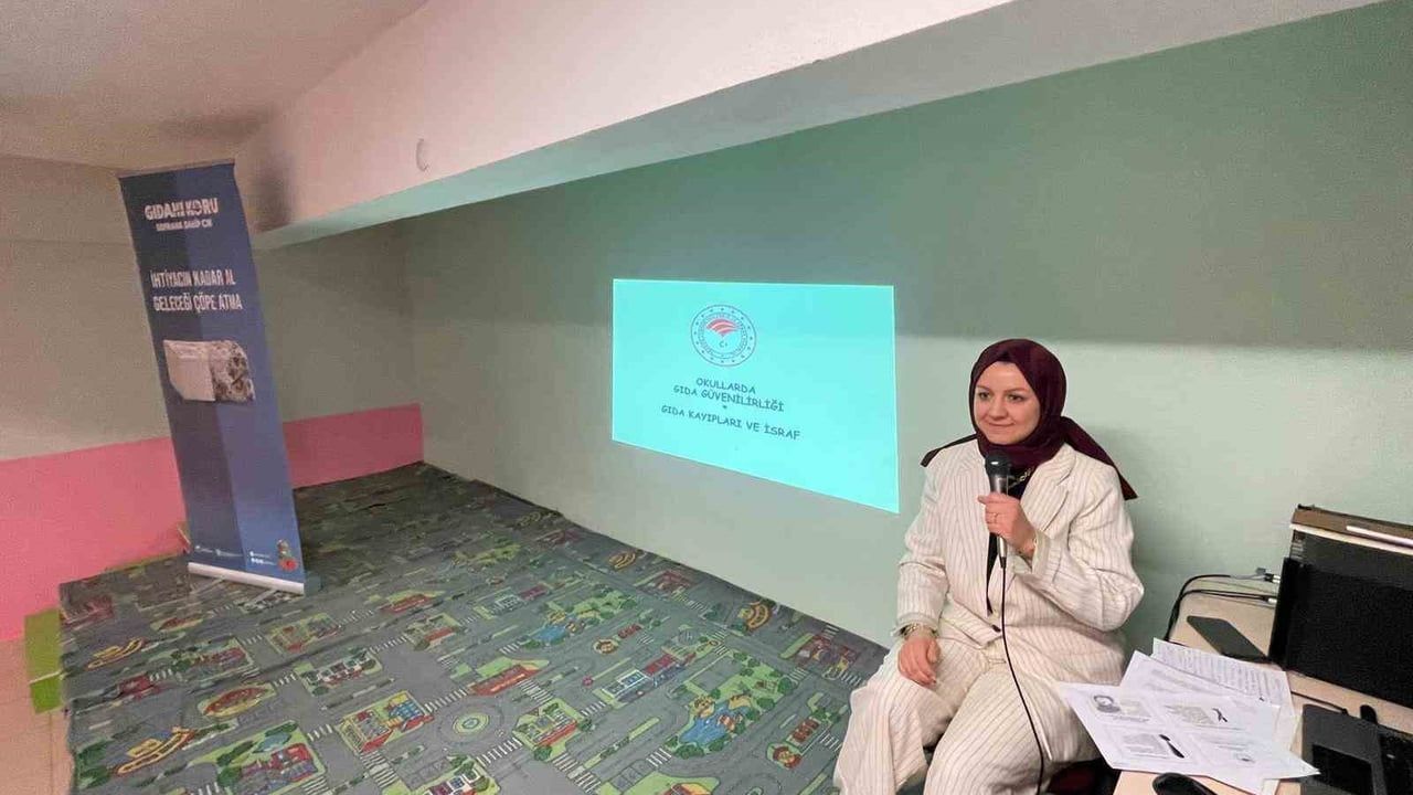 Kütahya'da 'Okullarda Gıda Güvenilirliği ve Gıda İsrafı' Eğitimi