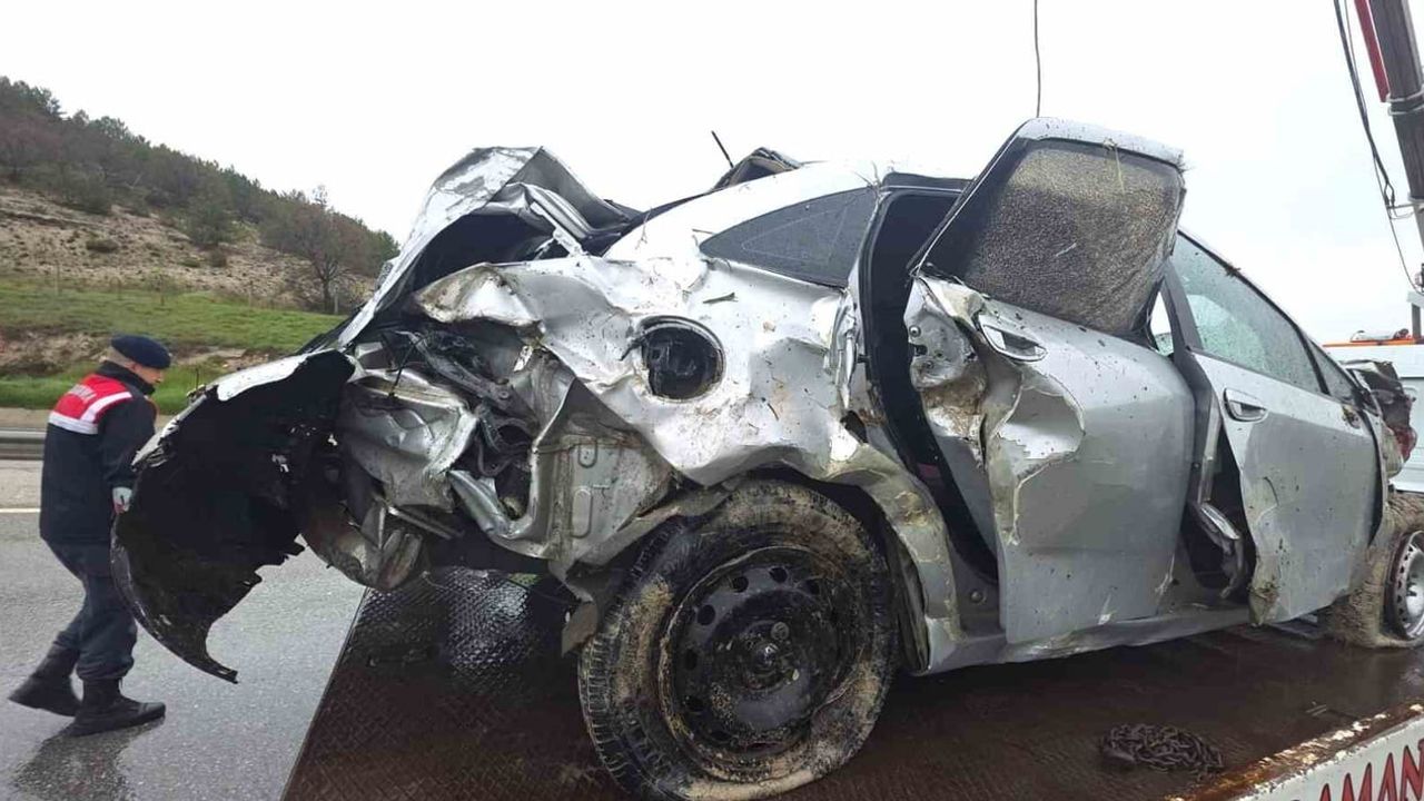 Kütahya'da Porsuk Çayı'na düşen otomobilde can kaybı 2'ye yükseldi