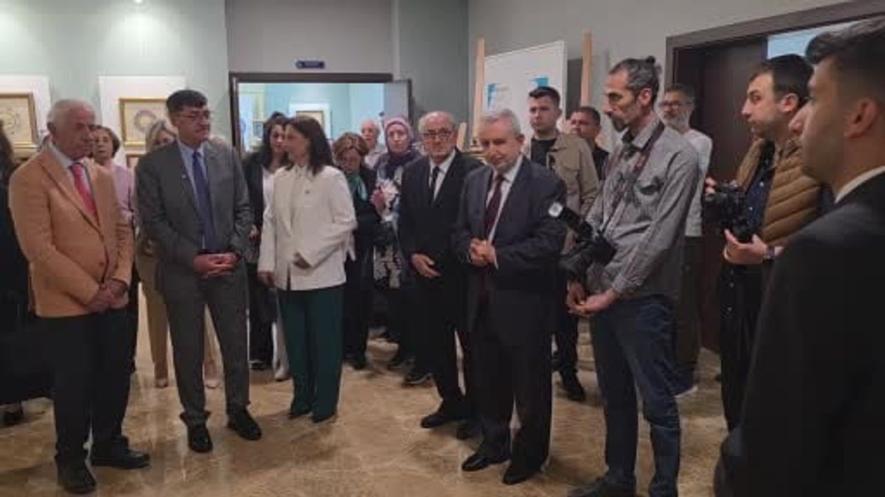 Kütahya'da 'Sabır, Sanat ve Gelenek' tezhip sergisi kursiyer eserleriyle açıldı