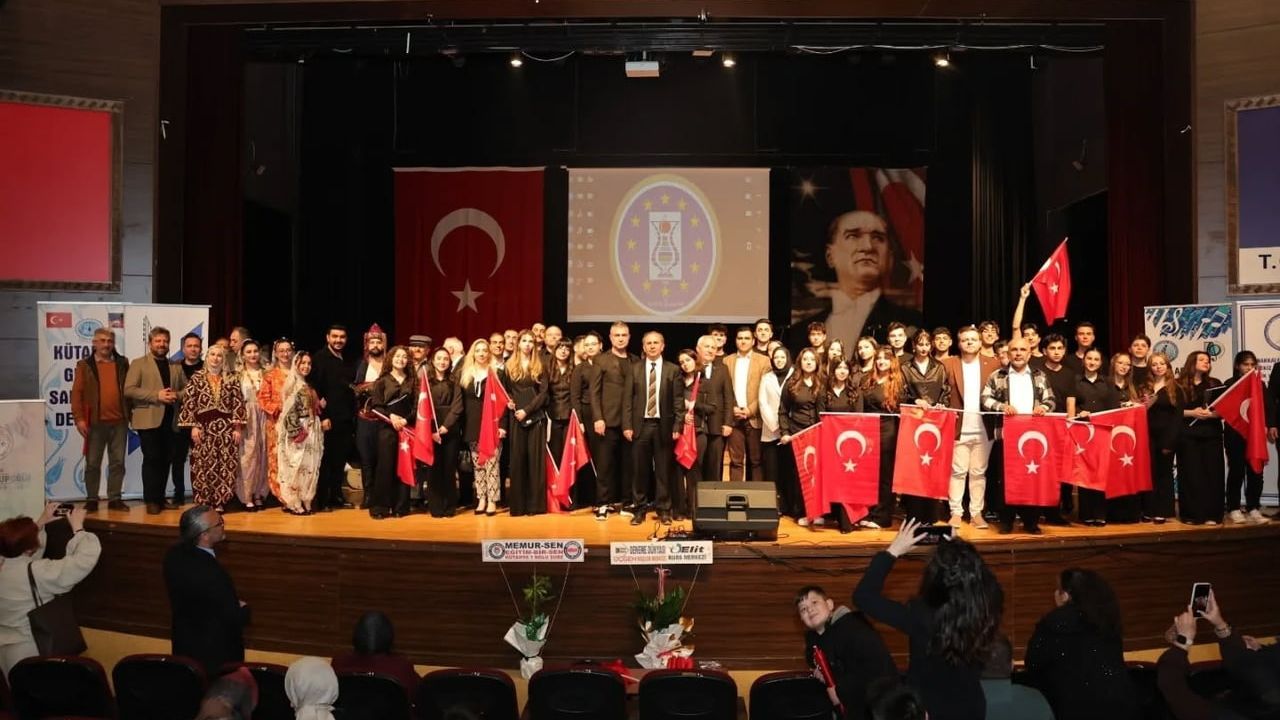 Kütahya'da 'Türkülerimizde Değerler' konseri beğeni topladı