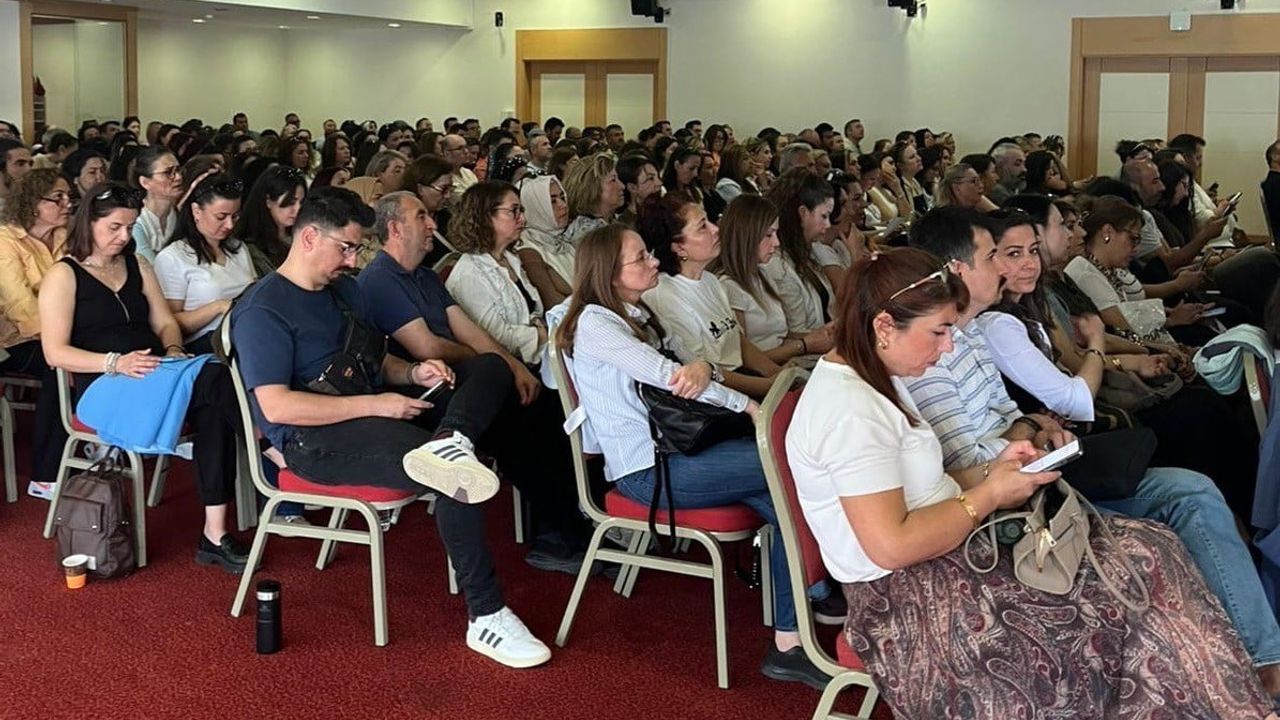 KUTO hizmet binası, Kuşadası'nın ortak buluşma noktası olma görevini sürdürdü