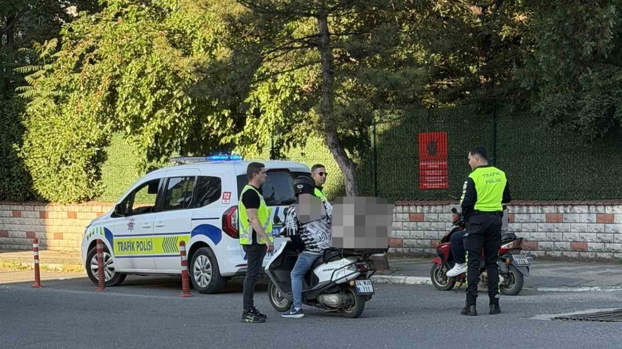 Lüleburgaz'da Arife Günü Motosiklet Denetimleri: Kask ve Evrak Kontrolleri Artırıldı