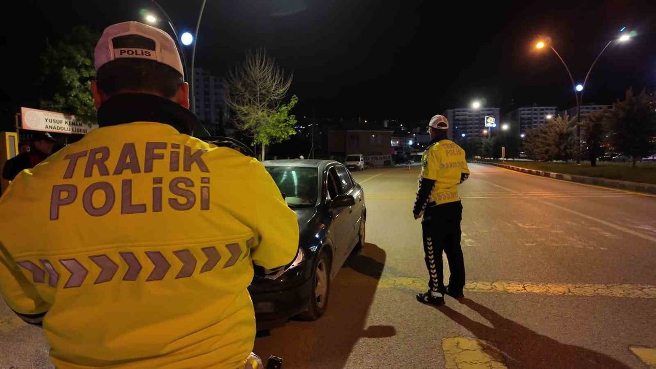 Malatya'da 13 ilçede eş zamanlı 'Huzur 44 Uygulaması' gerçekleştirildi