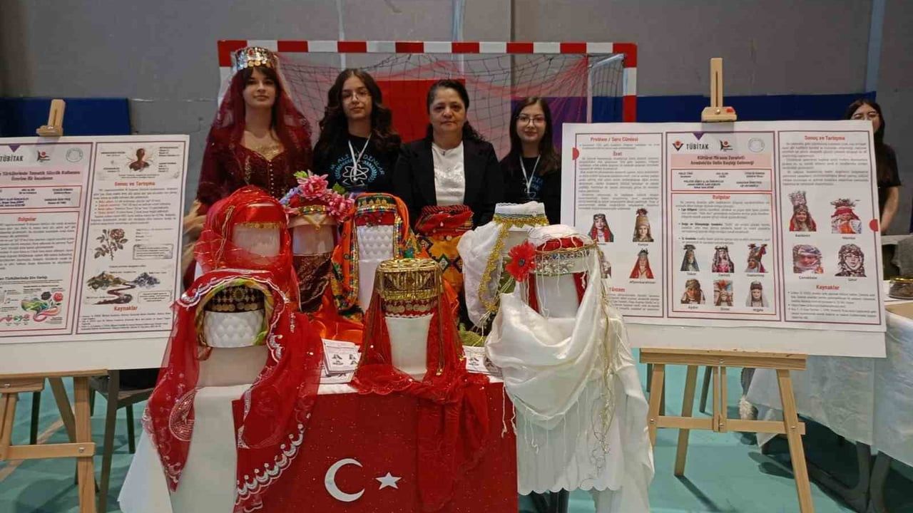 Malatya'da 2. TÜBİTAK 4006 Proje Bilim Fuarı Mehmet Ali Aydınlar Fen Lisesi'nde