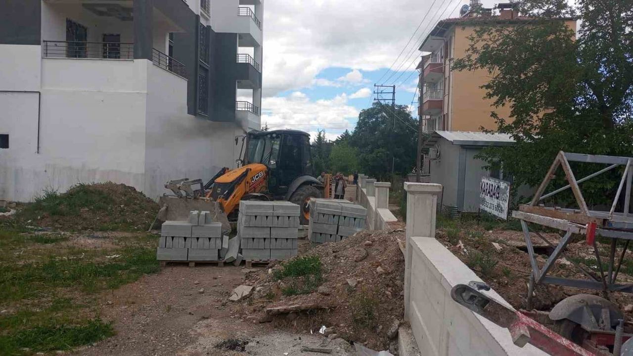 Malatya'da altyapı çalışmasında doğalgaz borusu zarar gördü; sızıntı 45 dakikada kontrol altına alındı