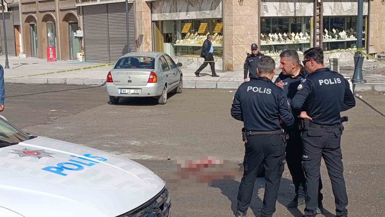 Malatya'da eski eşini pompalı tüfekle cadde ortasında öldüren zanlı tutuklandı