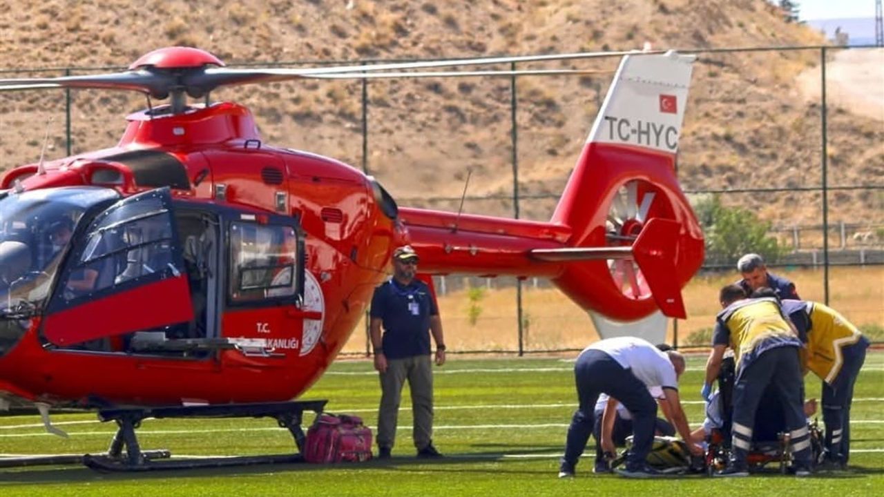 Malatya'da hava ambulansı, 82 yaşındaki akciğer embolisi hastasını Turgut Özal Tıp Merkezi'ne sevk etti