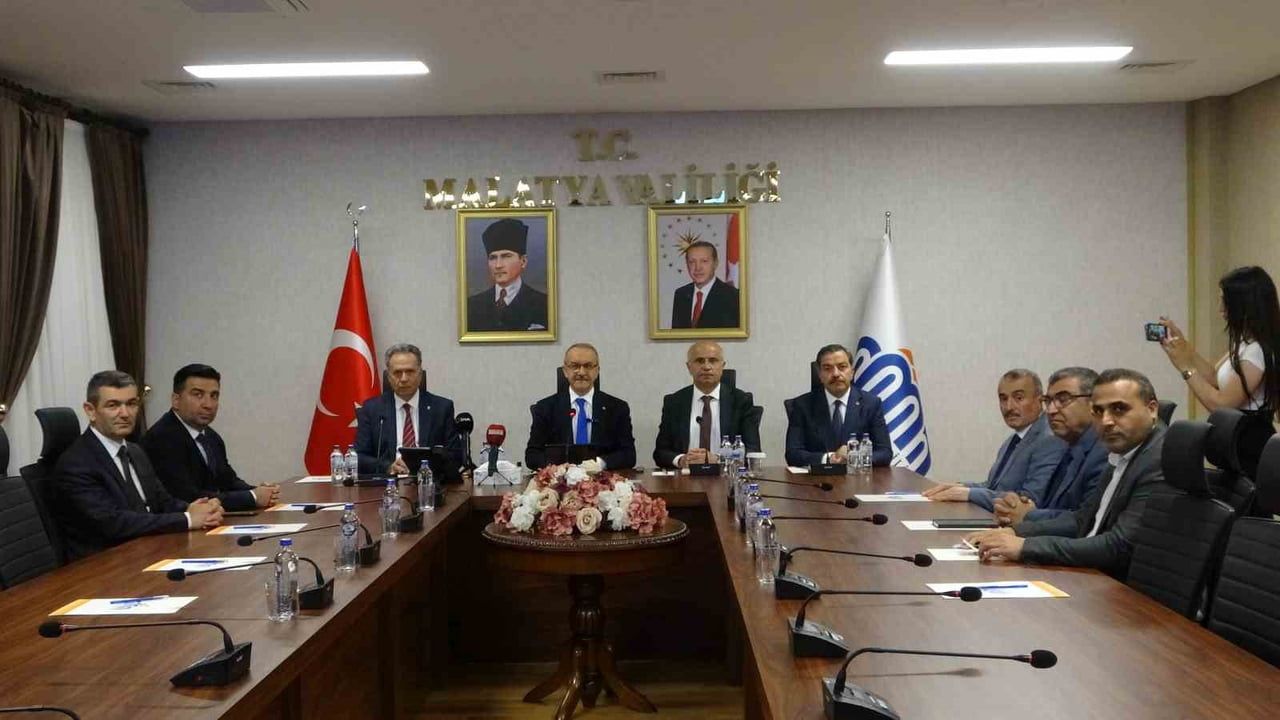 Malatya'da İpekyolu Kariyer Fuarı tanıtım toplantısı yapıldı: 15-16 Mayıs'ta geniş katılım hedefleniyor