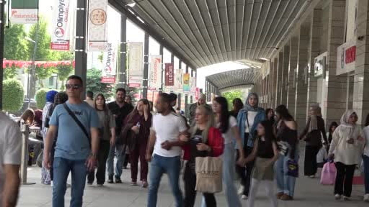 Malatya'da Kurban Bayramı Öncesi Çarşı ve Pazarlarda Canlanma
