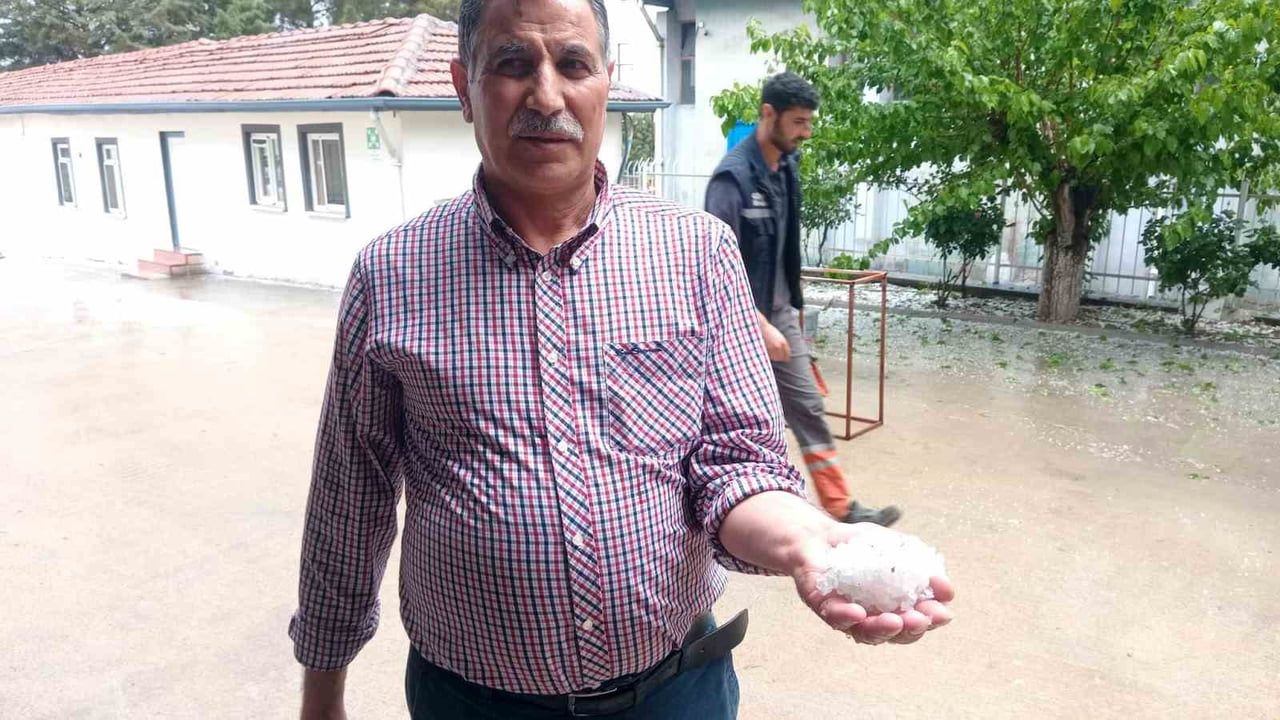 Malatya'da Öğle Saatlerinde Etkili Dolu Yağışı