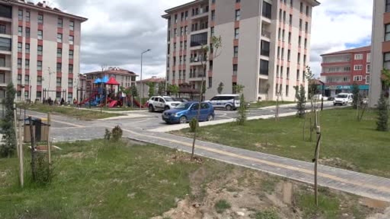 Malatya'da sitede baygın bulunan 59 yaşındaki Mehmet G. hastanede hayatını kaybetti