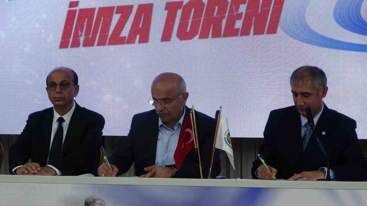 Malatya'da Sporda Vefa Gecesi düzenlendi; Uluslararası Arslantepe Yarı Maratonu protokolü imzalandı