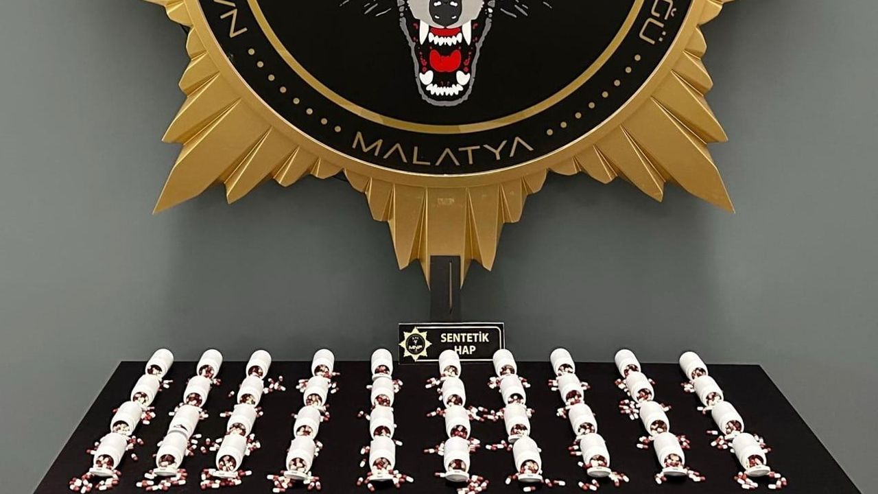 Malatya MAŞTİ Otogarı'nda 2 bin 970 sentetik ecza hap ele geçirildi