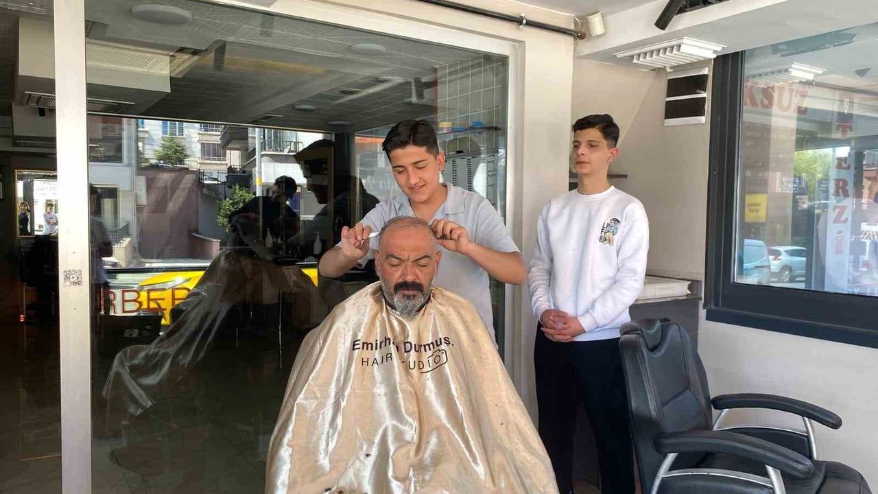 Mamak'ta metro inşaatı elektrik kesintisine rağmen esnaf hizmette kaldı
