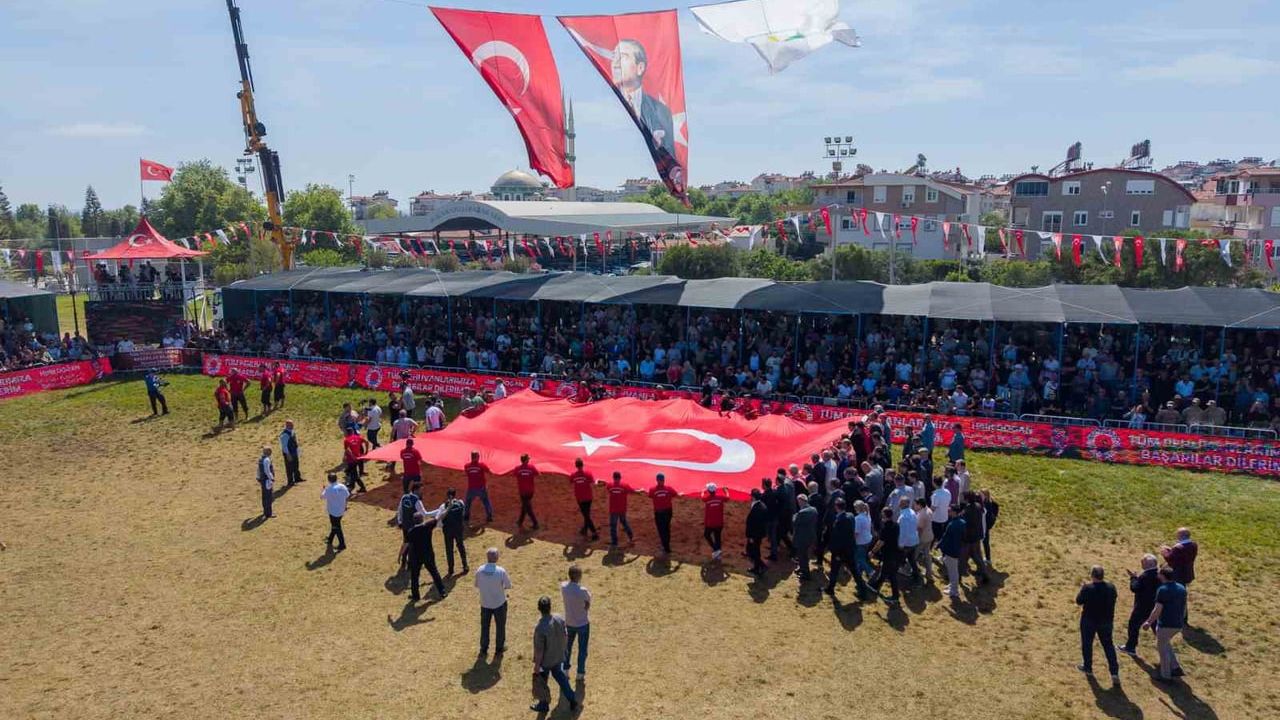 Manavgat’ta Başpehlivanlık Kemerini Feyzullah Aktürk Kazandı