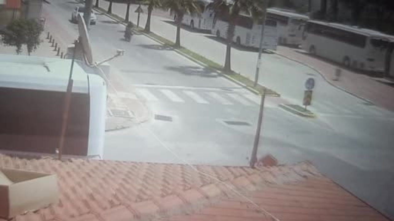 Manavgat'ta hafif çarpışma motosikleti devirdi: 1 yaralı