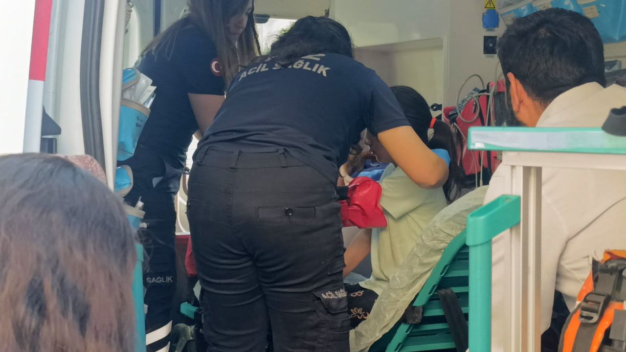 Manavgat'ta motosikletin çarptığı 9 yaşındaki bisikletli çocuk yaralandı