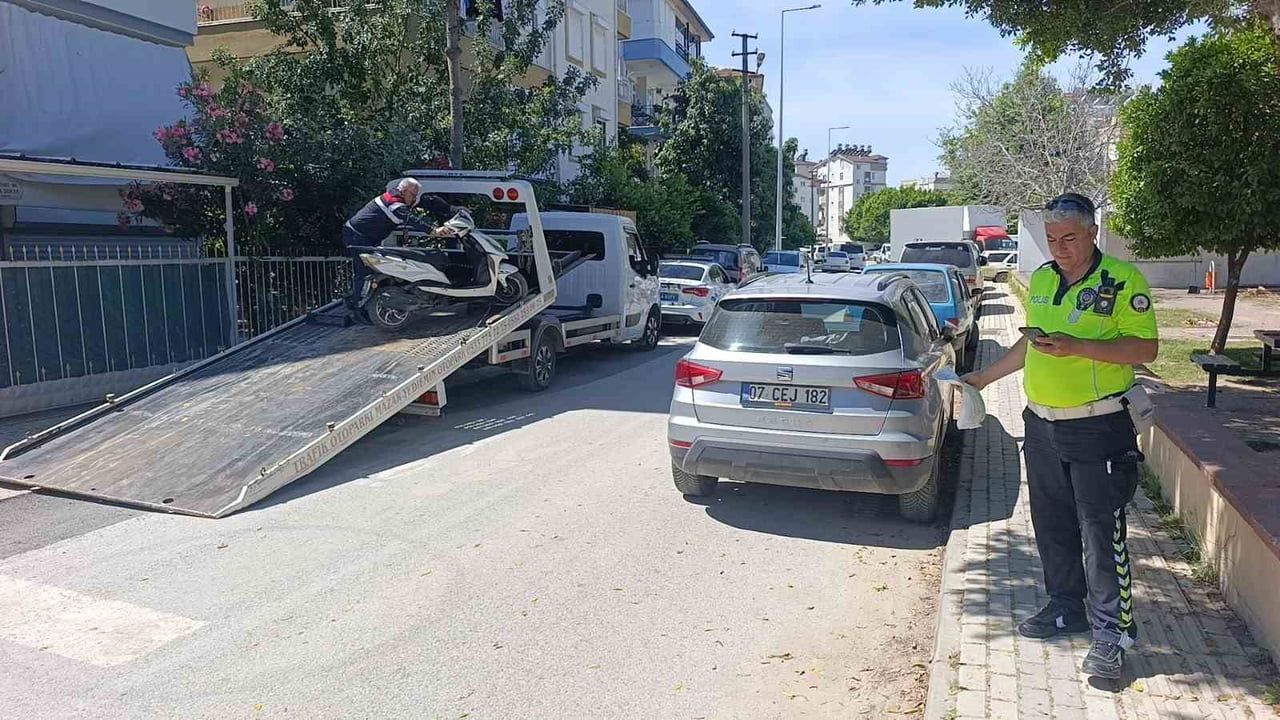 Manavgat'ta okul önünde akrobatik hareket yapan ehliyetsiz sürücüye 92 bin 878 TL ceza