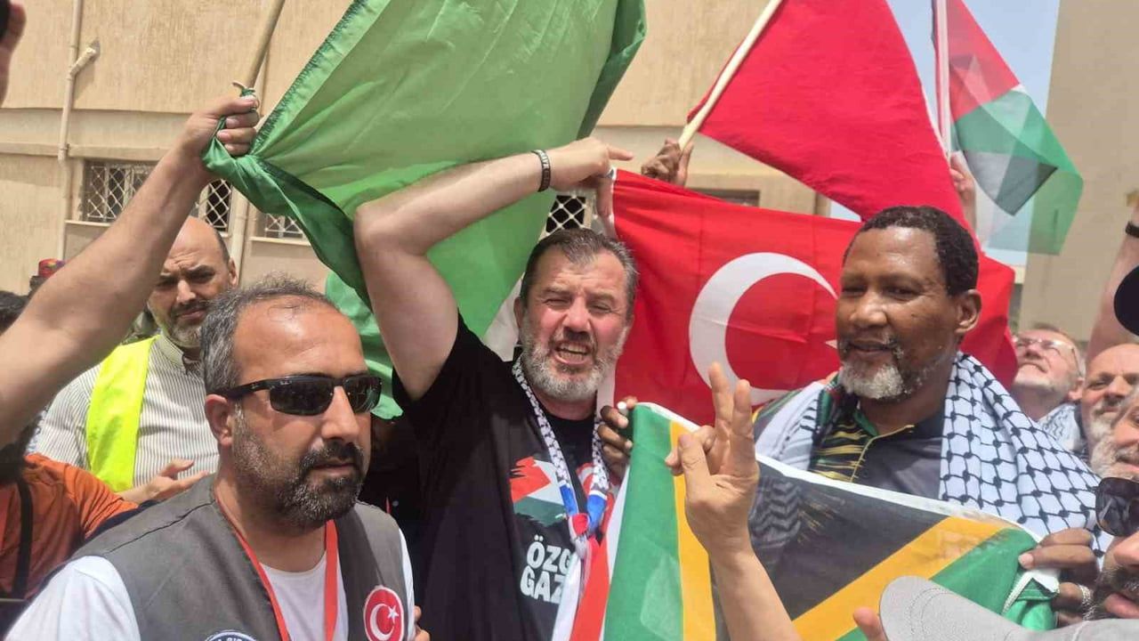 Mandla Mandela, Libya'da Küresel Sumud Kara Filosu aktivistlerine destek verdi