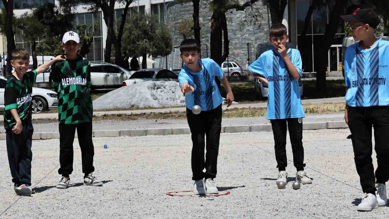 Manisa Akhisar'da Okul Sporları Bocce Grup Müsabakaları başladı