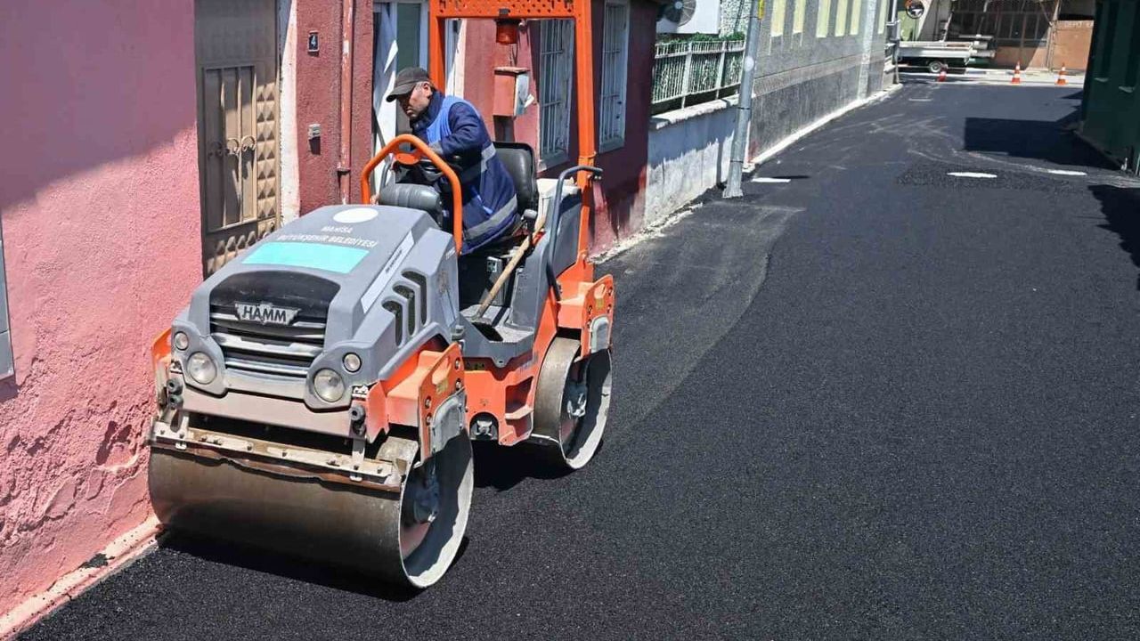 Manisa Büyükşehir Belediyesi Muradiye'de Üstyapı ve Asfalt Çalışmalarını Hızlandırdı
